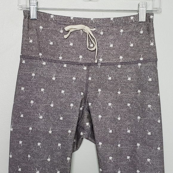 Old Navy Active Go Dry High Rise Drawstring Crop Leggings Gray Palm Tree Print M - Picture 2 of 11